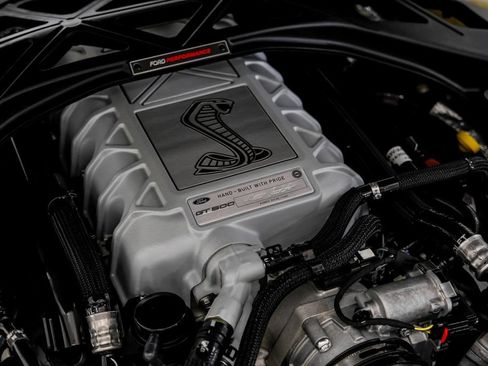 Used 2022 Ford Mustang Shelby GT500 w/ Carbon Fiber Track Pack RWD image 64