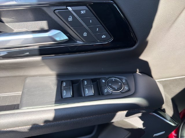 Certified 2025 Chevrolet Suburban High Country AWD/4WD image 11