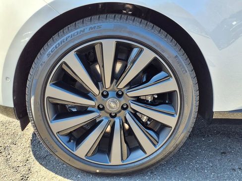 New 2025 Land Rover Range Rover SV image 9