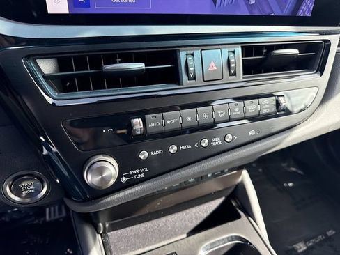 Used 2025 Lexus ES 350 F Sport w/ Accessory Package (Z2) FWD image 19