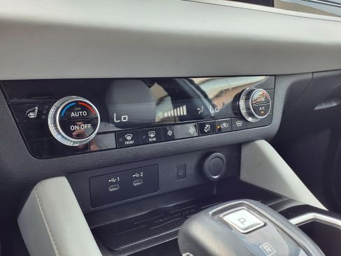 Used 2025 Mitsubishi Outlander SE AWD/4WD image 14
