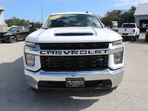 Used 2023 Chevrolet Silverado 2500 LT image 2