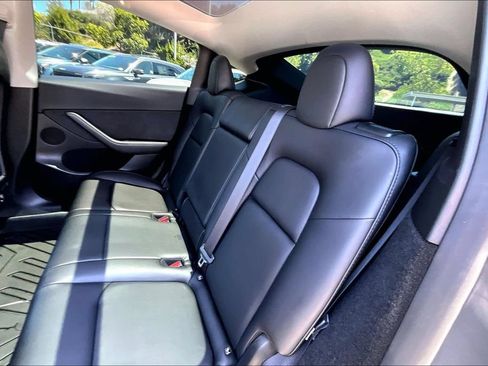 Used 2023 Tesla Model Y 2WD image 15