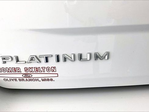 Used 2025 Ford Expedition Platinum w/ Driver's Package AWD/4WD image 14