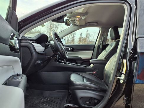 Used 2022 Jeep Compass Limited image 24