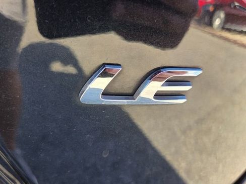 Used 2020 Toyota Corolla LE image 16