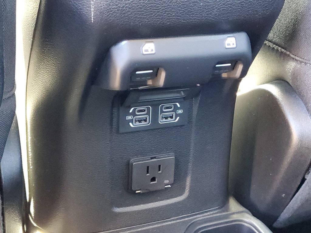 Used 2022 Jeep Wrangler Unlimited Rubicon AWD/4WD image 14