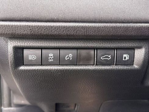 Used 2025 Toyota Camry LE FWD image 25