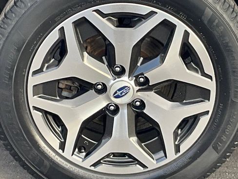 Used 2022 Subaru Forester Premium image 9