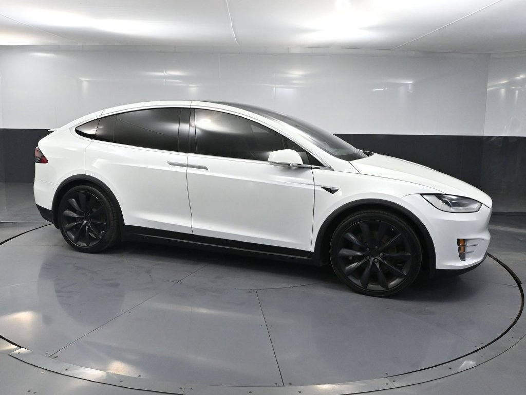Used 2018 Tesla Model X 100D AWD/4WD image 2