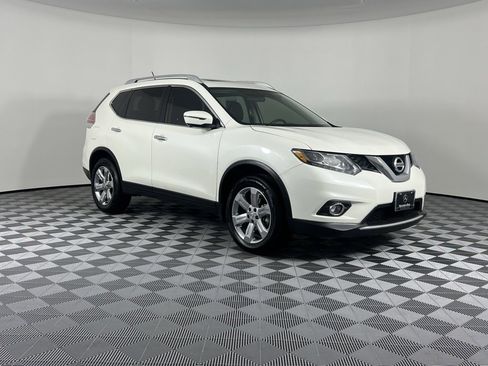 Used 2016 Nissan Rogue SL w/ SL Premium Package image 2