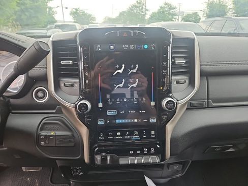 Used 2024 RAM 2500 Laramie AWD/4WD image 8