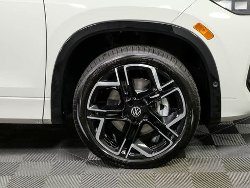 New 2026 Volkswagen Tiguan SEL R-Line AWD/4WD image 40