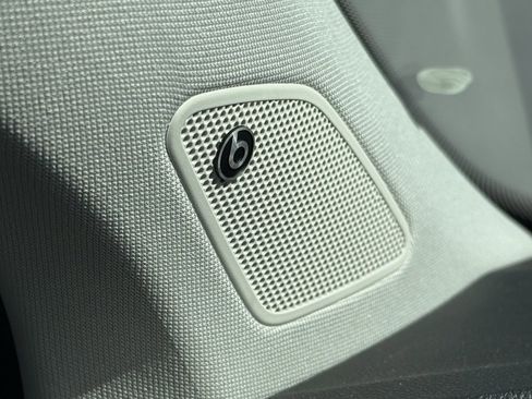 Certified 2024 Volkswagen Taos SEL image 15