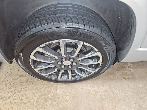 Used 2020 GMC Acadia Denali w/ Denali Ultimate Package image 11