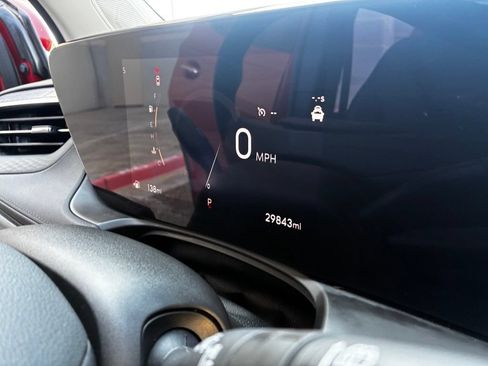 Used 2024 Buick Encore GX Preferred w/ Comfort Package FWD image 17