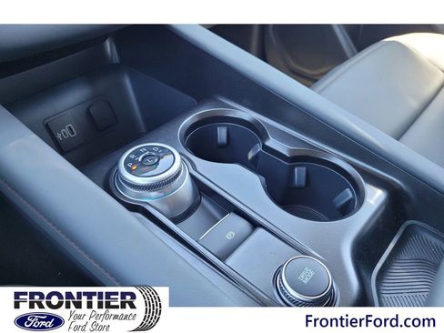 Used 2026 Ford Explorer Active AWD/4WD image 13