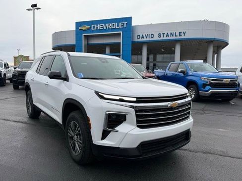 New 2026 Chevrolet Traverse LT w/ Driver Confidence Package image 1