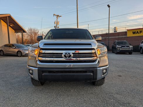 Used 2017 Toyota Tundra SR5 w/ SR5 Upgrade Package image 2