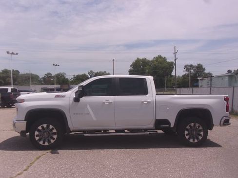 Used 2024 Chevrolet Silverado 2500 LT w/ All Star Edition AWD/4WD image 4