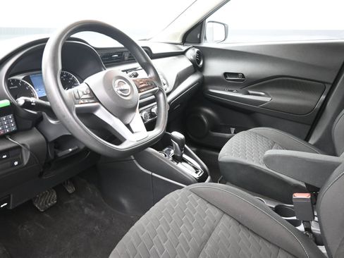 Used 2022 Nissan Kicks S FWD image 10