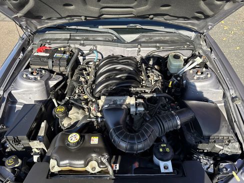 Used 2006 Ford Mustang GT Premium image 11