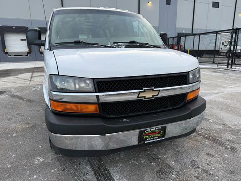 Used 2017 Chevrolet Express 3500 image 13