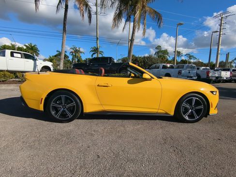 Used 2024 Ford Mustang Premium image 4