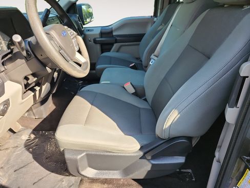 Used 2016 Ford F150 XL w/ Equipment Group 101A Mid RWD image 9