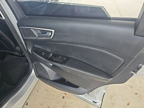 Used 2017 Ford Edge SEL w/ Equipment Group 201A image 37