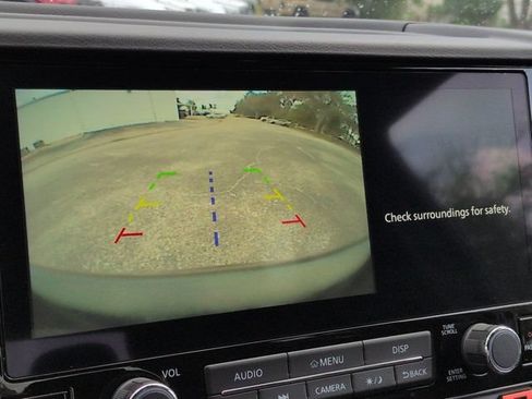 Used 2025 Nissan Frontier PRO-4X AWD/4WD image 19