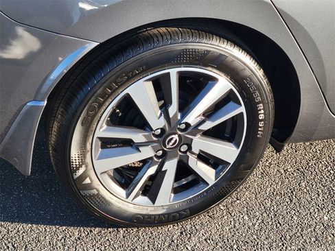 New 2025 Nissan Versa SV w/ Trunk Package image 3