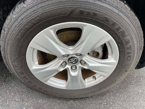 Used 2019 Toyota RAV4 XLE image 37