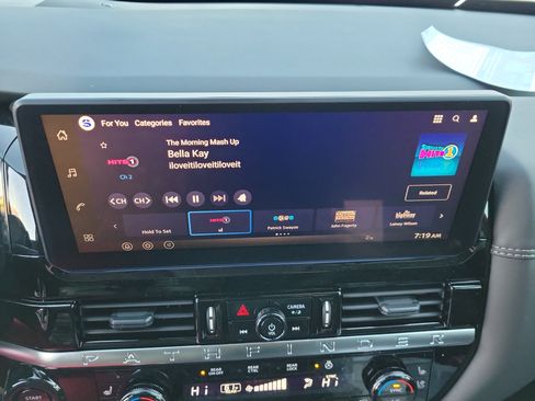 New 2026 Nissan Pathfinder Platinum image 15