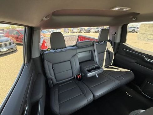 New 2026 GMC Sierra 1500 SLT image 35