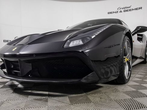 Used 2017 Ferrari 488 GTB RWD image 7