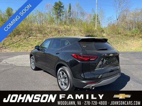 Used 2025 Chevrolet Blazer LT image 4