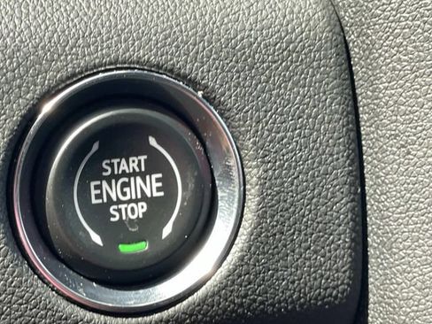 Used 2026 GMC Acadia Elevation w/ Elevation Premium Package FWD image 24