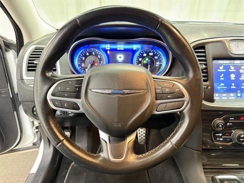 Used 2021 Chrysler 300 Touring L image 25