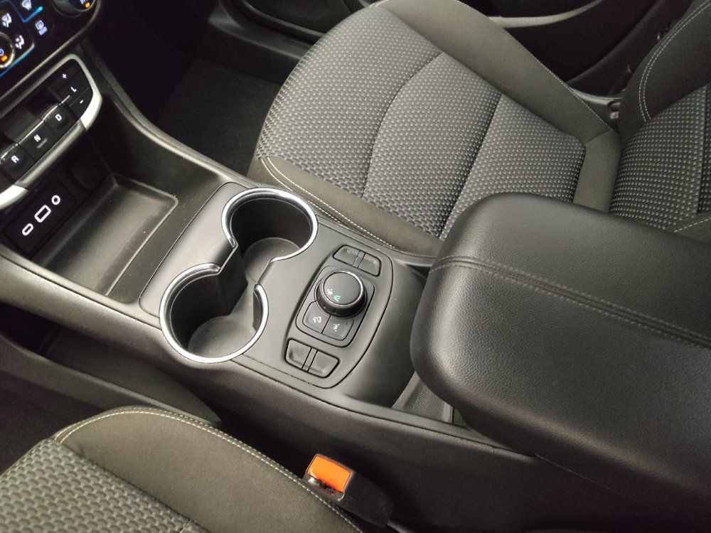 Used 2022 GMC Terrain SLE w/ Driver Convenience Package FWD image 26