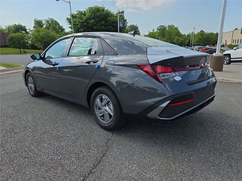 New 2026 Hyundai Elantra SE FWD image 8