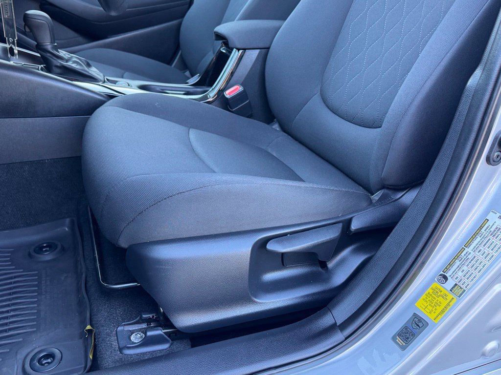 Used 2022 Toyota Corolla LE FWD image 32