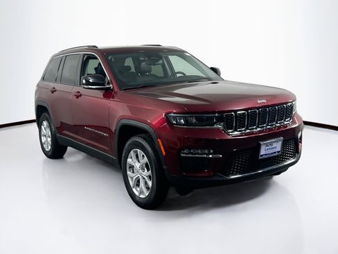 Used 2023 Jeep Grand Cherokee Limited AWD/4WD image 3