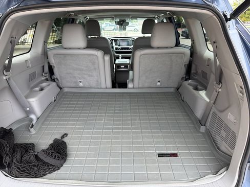 Used 2018 Toyota Highlander XLE FWD image 41