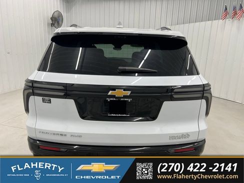 Used 2026 Chevrolet Traverse High Country AWD/4WD image 4