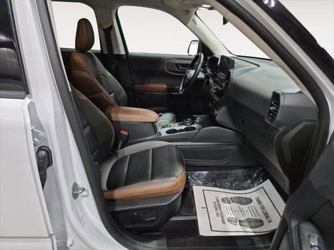 Certified 2024 Ford Bronco Sport Outer Banks w/ Tech Package image 25