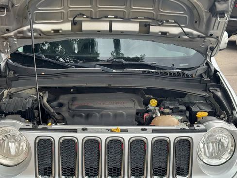 Used 2016 Jeep Renegade Limited FWD image 12