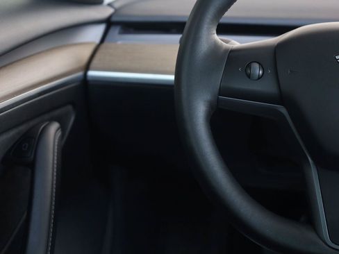 Used 2023 Tesla Model 3 Standard Range RWD image 28