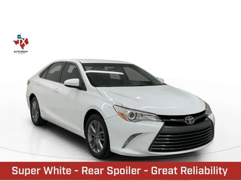 Used 2017 Toyota Camry SE FWD image 1