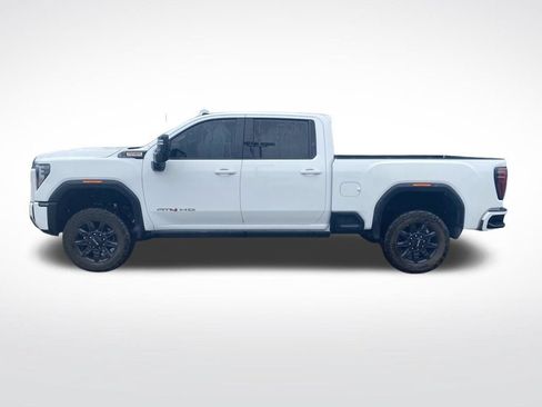 Used 2024 GMC Sierra 2500 AT4 w/ AT4 Premium Plus Package AWD/4WD image 4